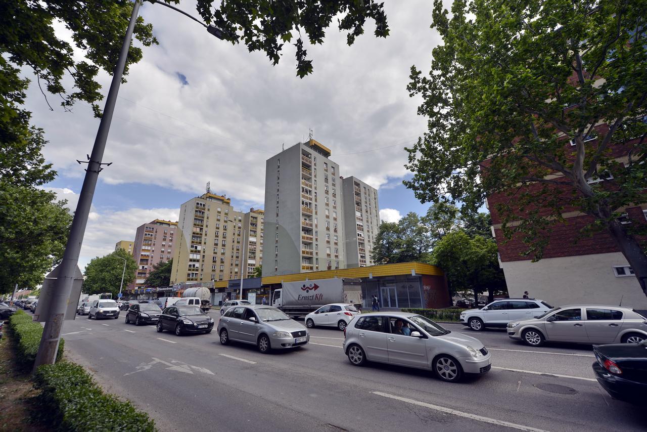 Panorama City Apartman Печ Экстерьер фото